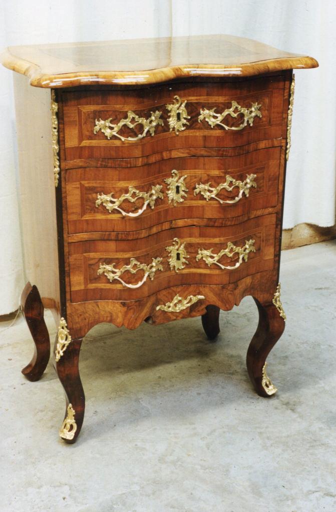 1 Commode allemande du XVIIIè siècle