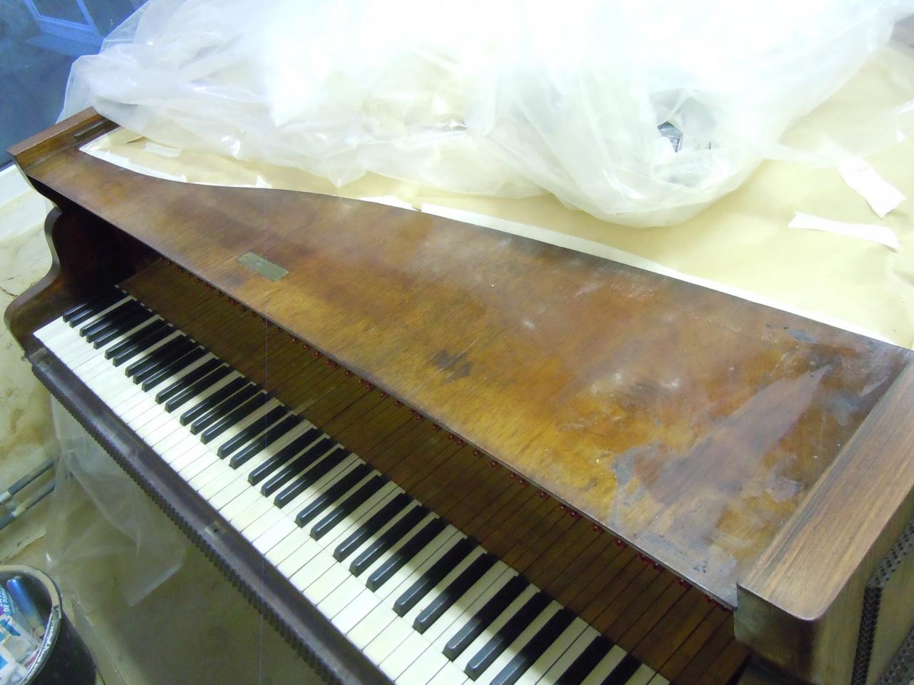 1 Restauration d'un piano Erard en palissandre.